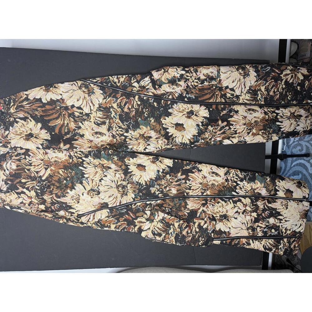 AKIRA - FANTASY CAPTURED BROCADE CARGO PANT - L - Picture 8 of 12